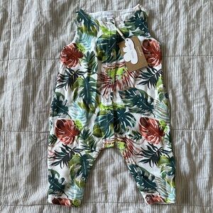 Angel Dear Green tropical Leaf Baby Outfit organic muslin cotton 3-6 months